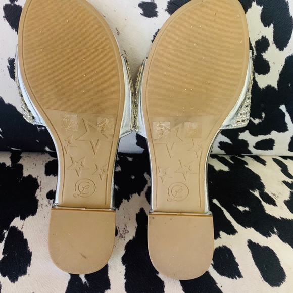 Sandals - Picture 3 of 4